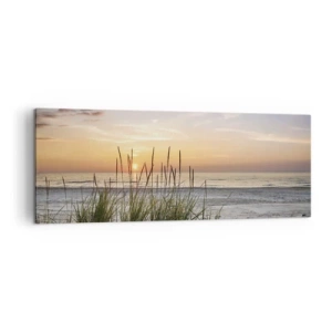 Obraz na płótnie - Piaszczysta plaża o zachodzie słońca z trawami w tle - 140x50cm - Popatrz, pomyśl, poczuj - Nowoczesna dekoracja ścienna do salonu i sypialni ARTTOR
