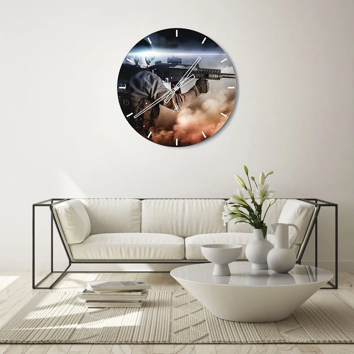 Zegar ścienny - Żołnierz z karabinem na tle dymu i rozbłysków światła - 30x30cm - Po prostu bohater - Nowoczesna dekoracja ścienna do salonu, kuchni i sypialni ARTTOR