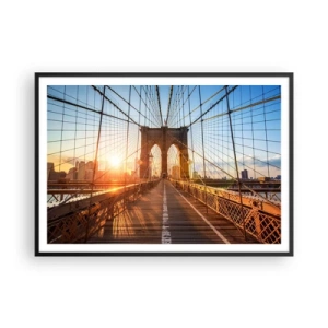 Plakat w czarnej ramie - Most w świetle zachodzącego słońca z widokiem na miasto - 100x70cm - Na złotym moście - Nowoczesna dekoracja ścienna do salonu i sypialni ARTTOR