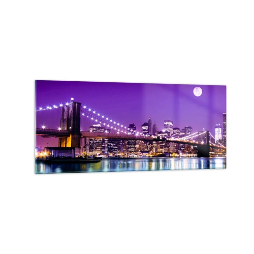 Obraz na szkle - Brooklyn Bridge nocą z podświetlonym miastem i pełnią księżyca - 120x50cm - Światła wielkiego miasta we fiolecie - Nowoczesna dekoracja ścienna do salonu i sypialni ARTTOR