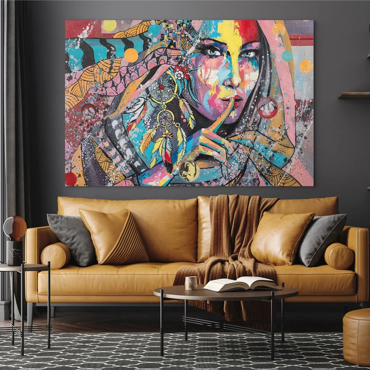 Obraz na szkle - Kolorowy portret kobiety z motywami etnicznymi i piórami - 120x80cm - Milcz, aż zrozumiesz - Nowoczesna dekoracja ścienna do salonu, kuchni i sypialni ARTTOR