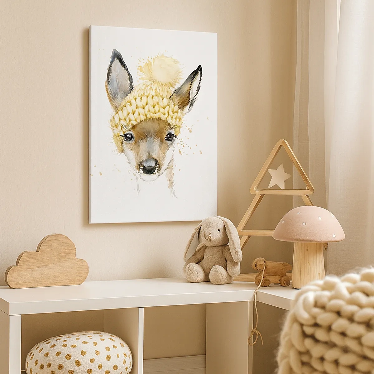 Obraz na płótnie - Urocza akwarelowa ilustracja jelonka w zimowej czapce - 50x70cm - Na zimę w śnieżnym lesie - Nowoczesna dekoracja ścienna do salonu, kuchni i sypialni ARTTOR