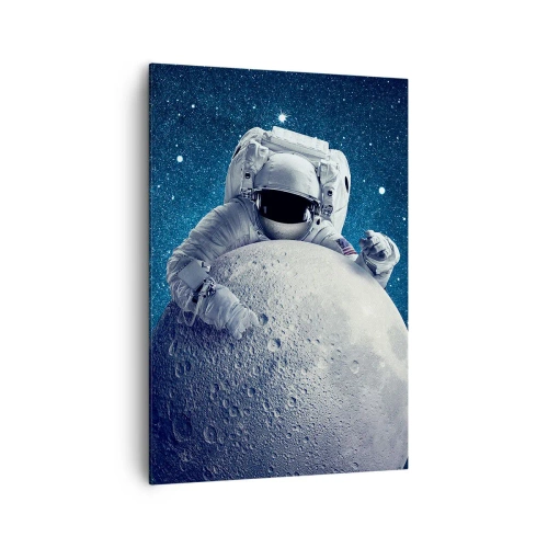 Obraz na płótnie - Astronauta trzymający księżyc na tle rozgwieżdżonego nieba - 70x100cm - Kosmiczny żartowniś - Nowoczesna dekoracja ścienna do salonu i sypialni ARTTOR