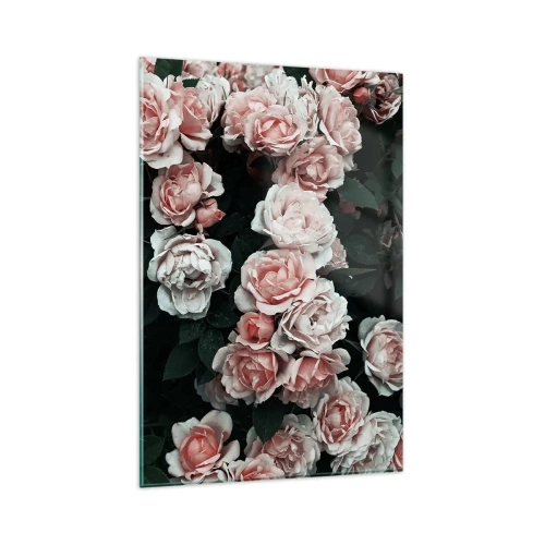 Obraz na szkle - Różowe róże na ciemnym tle w subtelnej kompozycji - 80x120cm - Różany ansamble - Nowoczesna dekoracja ścienna do salonu i sypialni ARTTOR