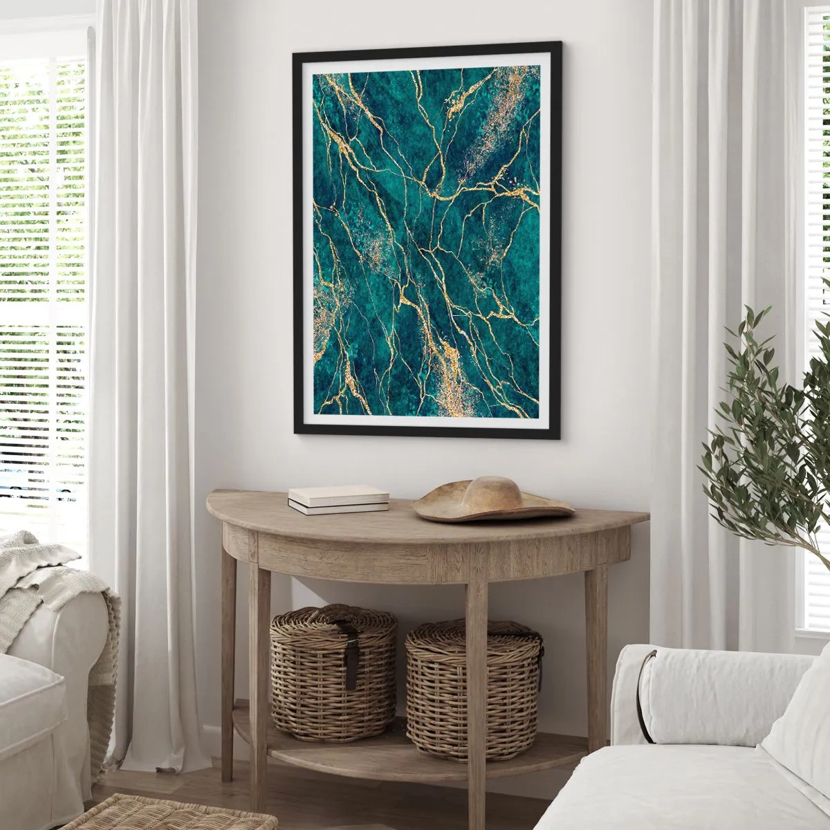 Plakat w czarnej ramie - Abstrakcyjne złote żyły na tle zielonego marmuru - 50x70cm - Żyła złota - Nowoczesna dekoracja ścienna do salonu i sypialni ARTTOR
