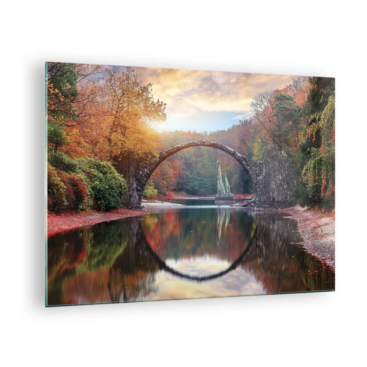 Obraz na szkle - Kamienny most odbijający się w jeziorze pośród jesiennego lasu - 70x50cm - Po drugiej stronie lustra - Nowoczesna dekoracja ścienna do salonu i sypialni ARTTOR