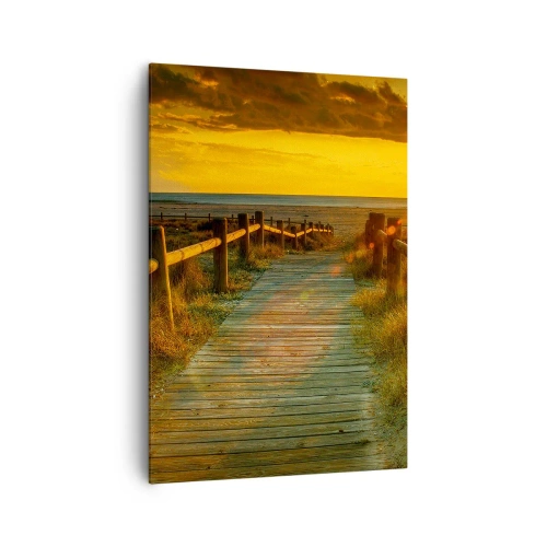 Obraz na płótnie - Drewniana ścieżka prowadząca na plażę w blasku zachodzącego słońca - 70x100cm - Skąpane w starym złocie - Nowoczesna dekoracja ścienna do salonu i sypialni ARTTOR