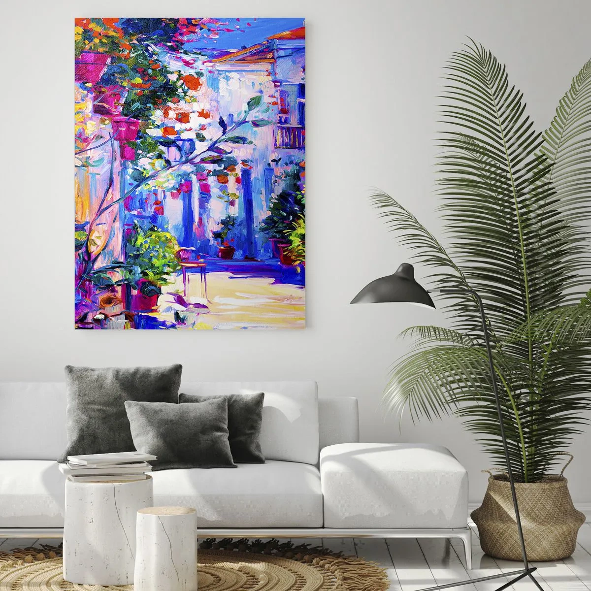 Obraz na szkle - Kolorowa uliczka z kwitnącymi roślinami i światłem - 50x70cm - Impresja - włoska uliczka - Nowoczesna dekoracja ścienna do salonu, kuchni i sypialni ARTTOR