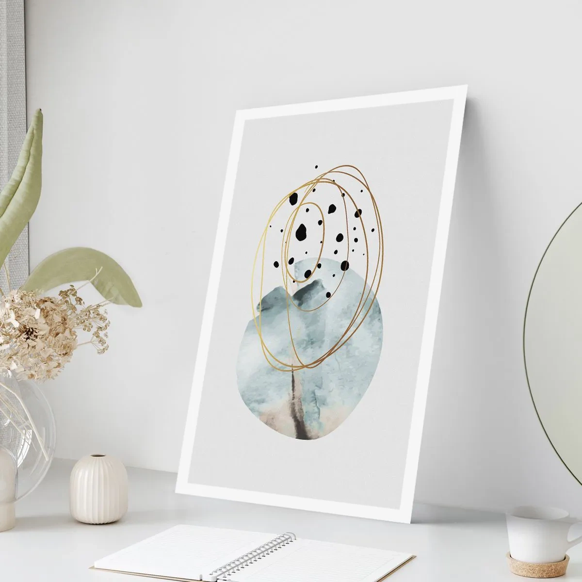 Plakat - Minimalistyczna abstrakcja z akcentami złota i błękitu - 50x70cm - W objęciach przestrzeni - Nowoczesna dekoracja ścienna do salonu, kuchni i sypialni ARTTOR