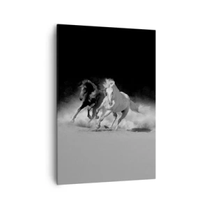 Obraz na płótnie - Biegnące konie w czerni i bieli - 70x100cm - Galop wolności - Nowoczesna dekoracja ścienna do salonu i sypialni ARTTOR