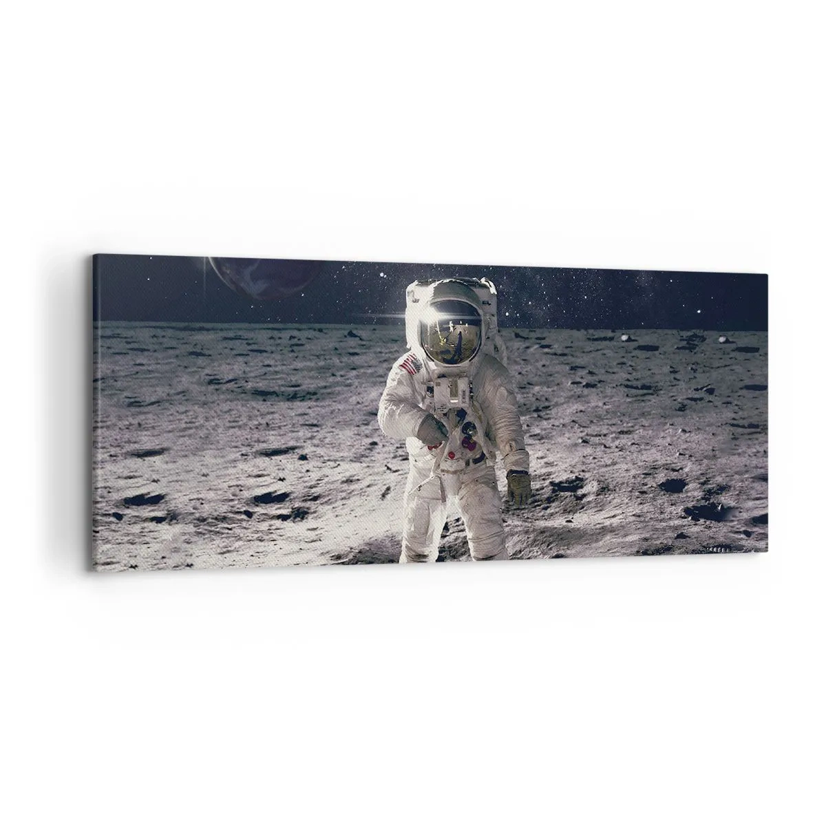 Obraz na płótnie - Astronauta na powierzchni Księżyca z Ziemią w tle - 120x50cm - Pozdrowienia z Księżyca - Nowoczesna dekoracja ścienna do salonu i sypialni ARTTOR