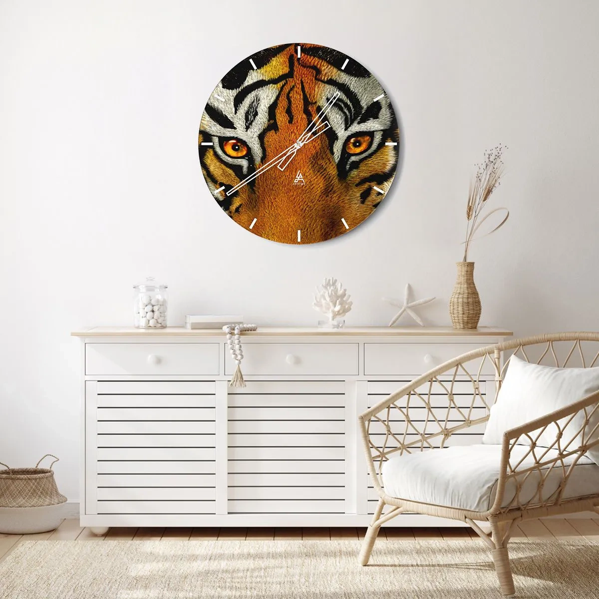 Zegar ścienny - Intensywne spojrzenie tygrysa w zbliżeniu - 30x30cm - Groźny i piękny - Nowoczesna dekoracja ścienna do salonu, kuchni i sypialni ARTTOR