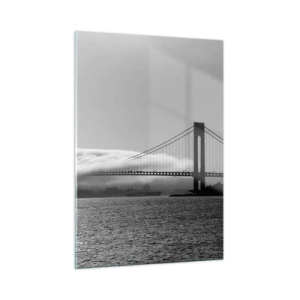 Obraz na szkle - Most w czerni i bieli z mgłą nad wodą - 50x70cm - Przepłynąć przez Złote Wrota - Nowoczesna dekoracja ścienna do salonu, kuchni i sypialni ARTTOR