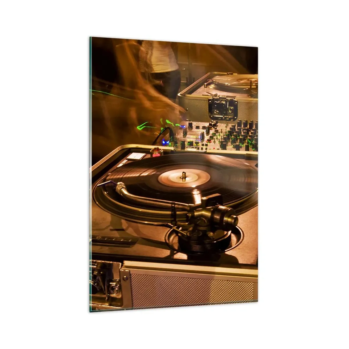 Obraz na szkle - Sprzęt DJ z gramofonem i mikserem podczas imprezy - 80x120cm - Czujesz tę moc? - Nowoczesna dekoracja ścienna do salonu i sypialni ARTTOR