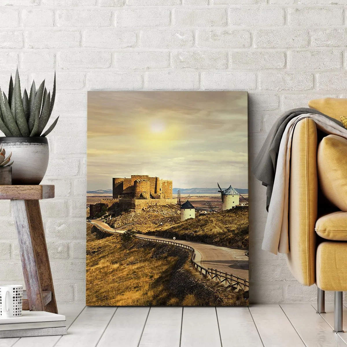 Obraz na płótnie - Zamek i wiatraki na wzgórzu w złotym świetle słońca - 50x70cm - Zaraz pojawi się Don Kichot - Nowoczesna dekoracja ścienna do salonu, kuchni i sypialni ARTTOR