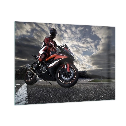 Obraz na szkle - Motocyklista na torze wyścigowym pod burzowym niebem - 100x70cm - Mroczny jeździec - Nowoczesna dekoracja ścienna do salonu, kuchni i sypialni ARTTOR