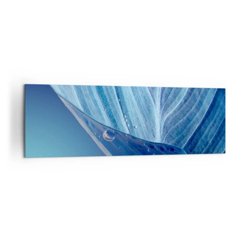 Obraz na płótnie - Błękitny liść z widocznymi kroplami wody - 160x50cm - Ukryte krople błękitu - Nowoczesna dekoracja ścienna do salonu i sypialni ARTTOR
