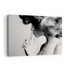 Obraz na płótnie - Profil kobiety w czarno-białym ujęciu z gestem ciszy - 120x80cm - Zasłuchana w sobie - Nowoczesna dekoracja ścienna do salonu, kuchni i sypialni ARTTOR