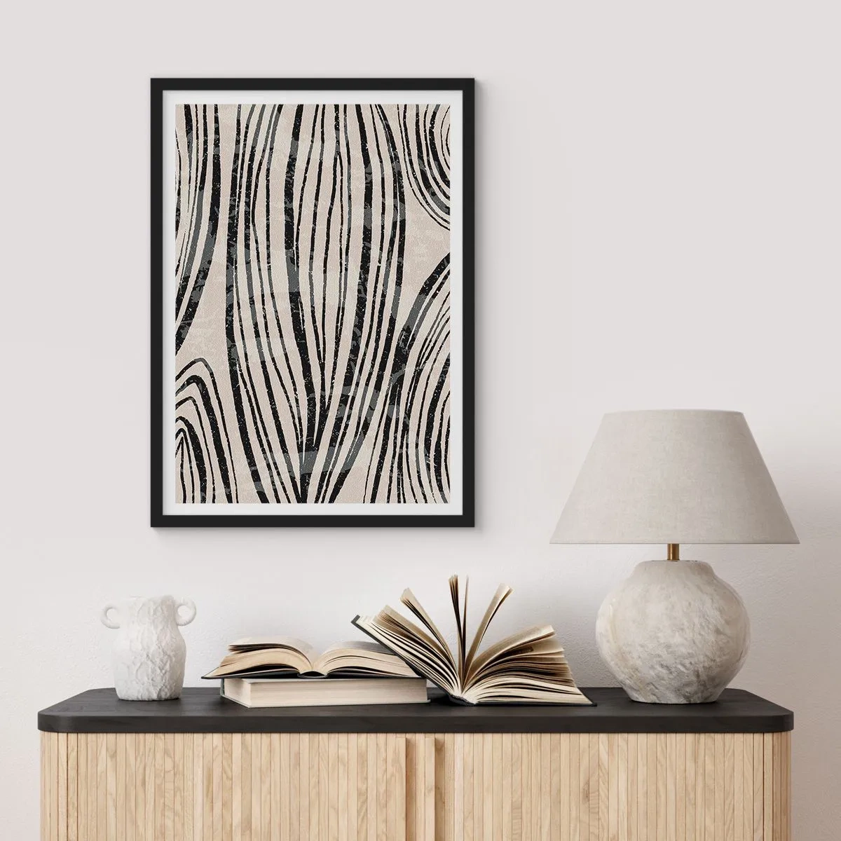 Plakat w czarnej ramie - Abstrakcyjne czarne linie na beżowym tle - 50x70cm - Rozlewisko linii - Nowoczesna dekoracja ścienna do salonu i sypialni ARTTOR