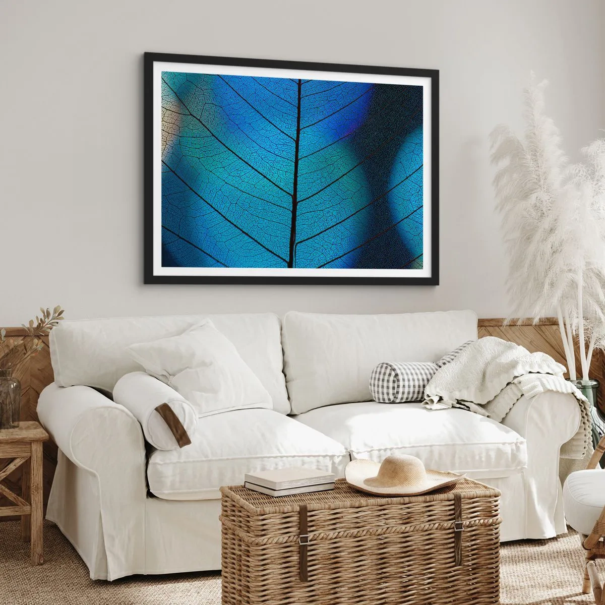 Plakat w czarnej ramie - Zbliżenie na niebieski liść z widocznym detalem żyłek - 70x50cm - Misterna budowa - Nowoczesna dekoracja ścienna do salonu i sypialni ARTTOR