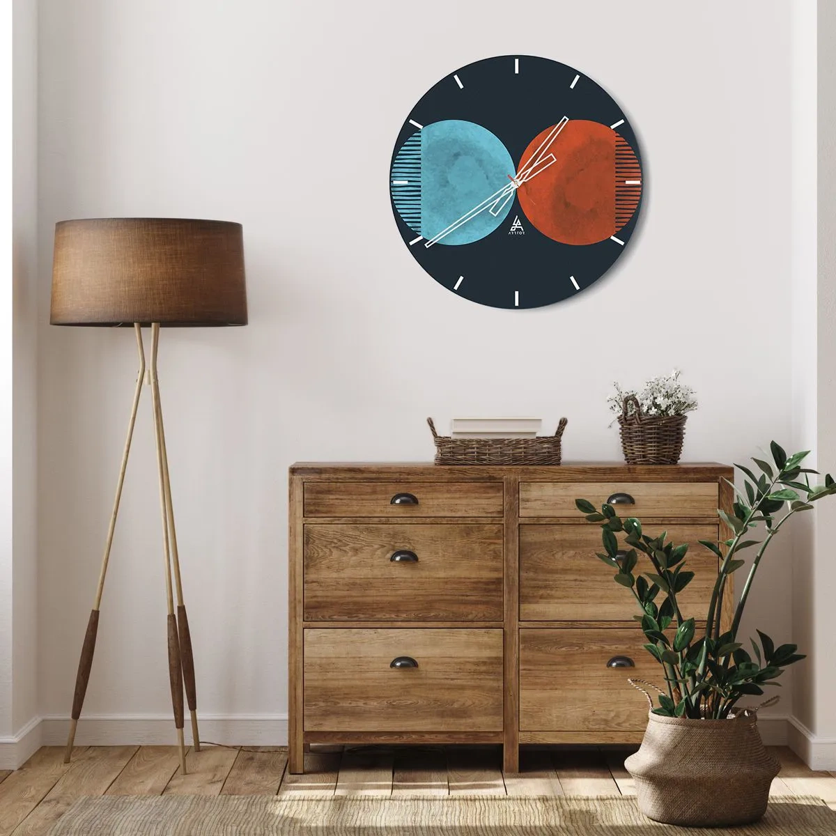 Zegar ścienny - Zestawienie niebieskiego i czerwonego koła z geometrycznymi liniami - 30x30cm - Tylko geometria? - Nowoczesna dekoracja ścienna do salonu, kuchni i sypialni ARTTOR
