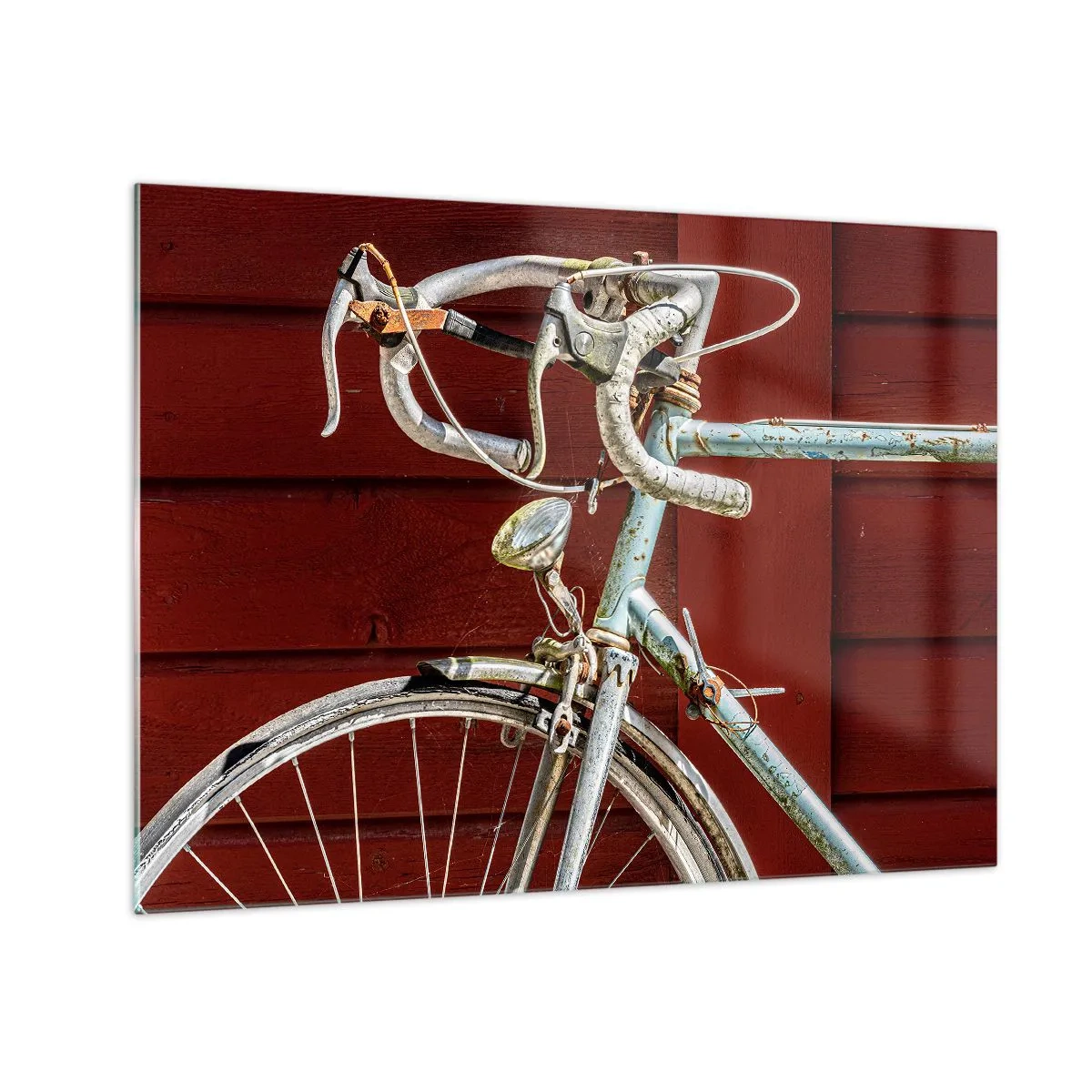 Obraz na szkle - Stary rower szosowy z lat 70. na tle czerwonej drewnianej ściany - 70x50cm - Stworzony do zwycięstw - Nowoczesna dekoracja ścienna do salonu i sypialni ARTTOR