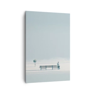 Obraz na płótnie - Osoba siedząca na ławce w minimalistycznym krajobrazie - 70x100cm - Tak, czekam. - Nowoczesna dekoracja ścienna do salonu i sypialni ARTTOR