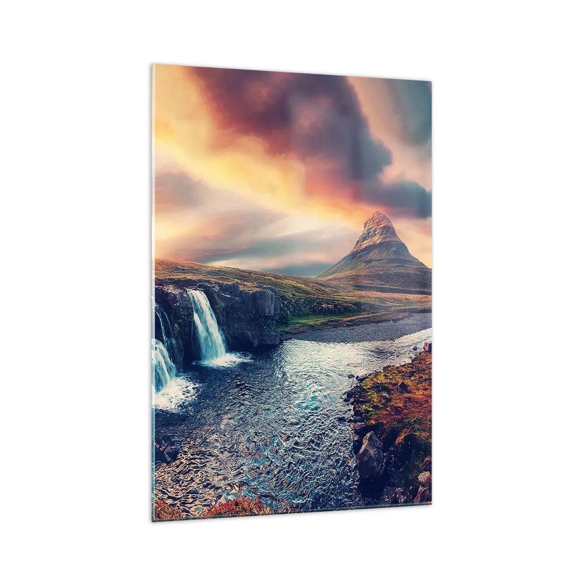 Obraz na szkle - Widok na wodospad i górę w świetle zachodzącego słońca - 70x100cm - W majestacie przyrody - Nowoczesna dekoracja ścienna do salonu i sypialni ARTTOR