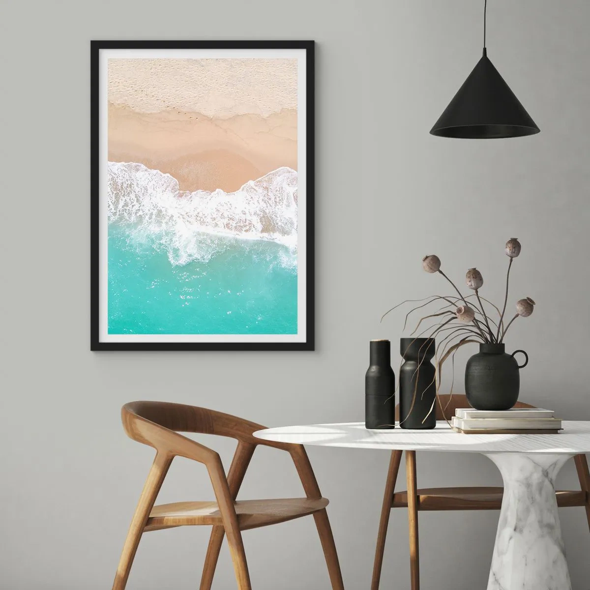 Plakat w czarnej ramie - Pieszczotliwy dotyk - 70x100 cm