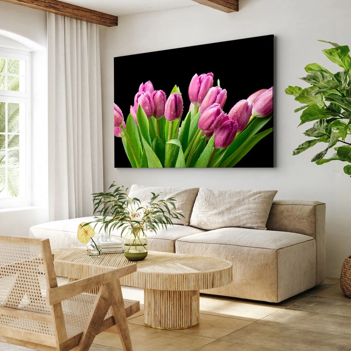 Obraz na płótnie - Różowe tulipany z kroplami rosy na czarnym tle - 100x70cm - Liliowa radość wiosny - Nowoczesna dekoracja ścienna do salonu, kuchni i sypialni ARTTOR