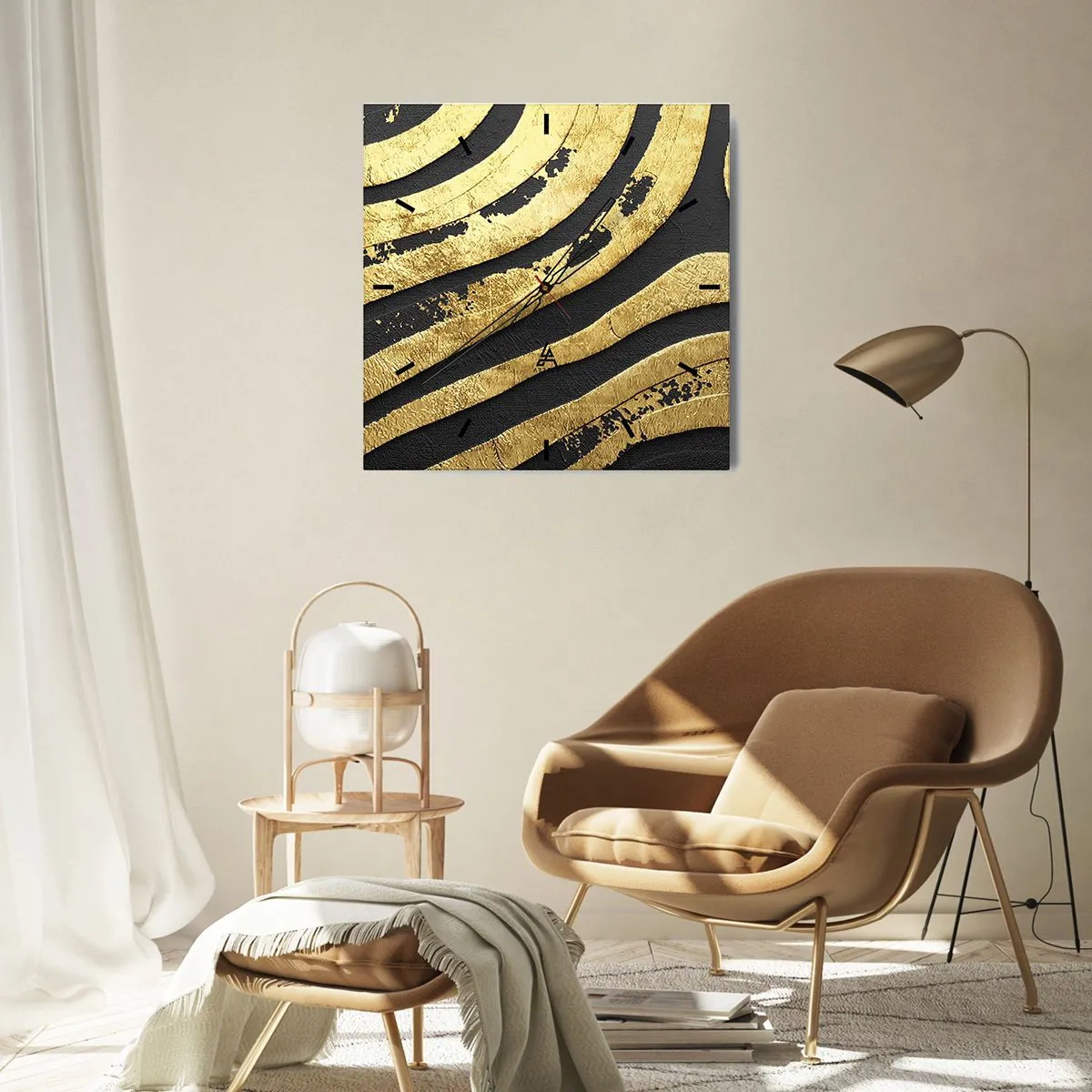 Zegar ścienny - Złote abstrakcyjne fale na czarnym tle - 30x30cm - Wszystko płynie - Nowoczesna dekoracja ścienna do salonu i sypialni ARTTOR