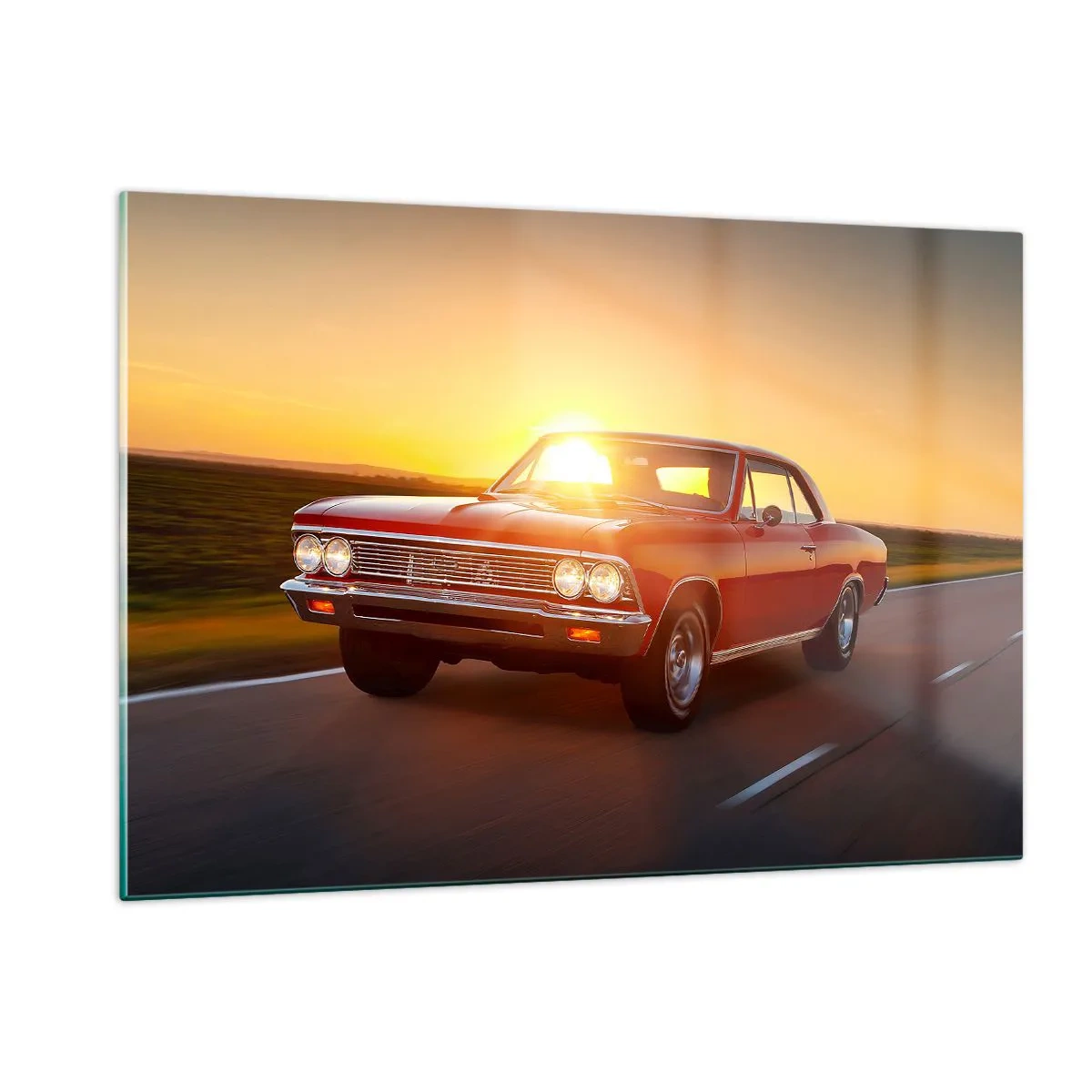 Obraz na szkle - Czerwony samochód klasyczny na tle zachodzącego słońca - 120x80cm - Pożądanie ma kolor czerwony - Nowoczesna dekoracja ścienna do salonu, kuchni i sypialni ARTTOR