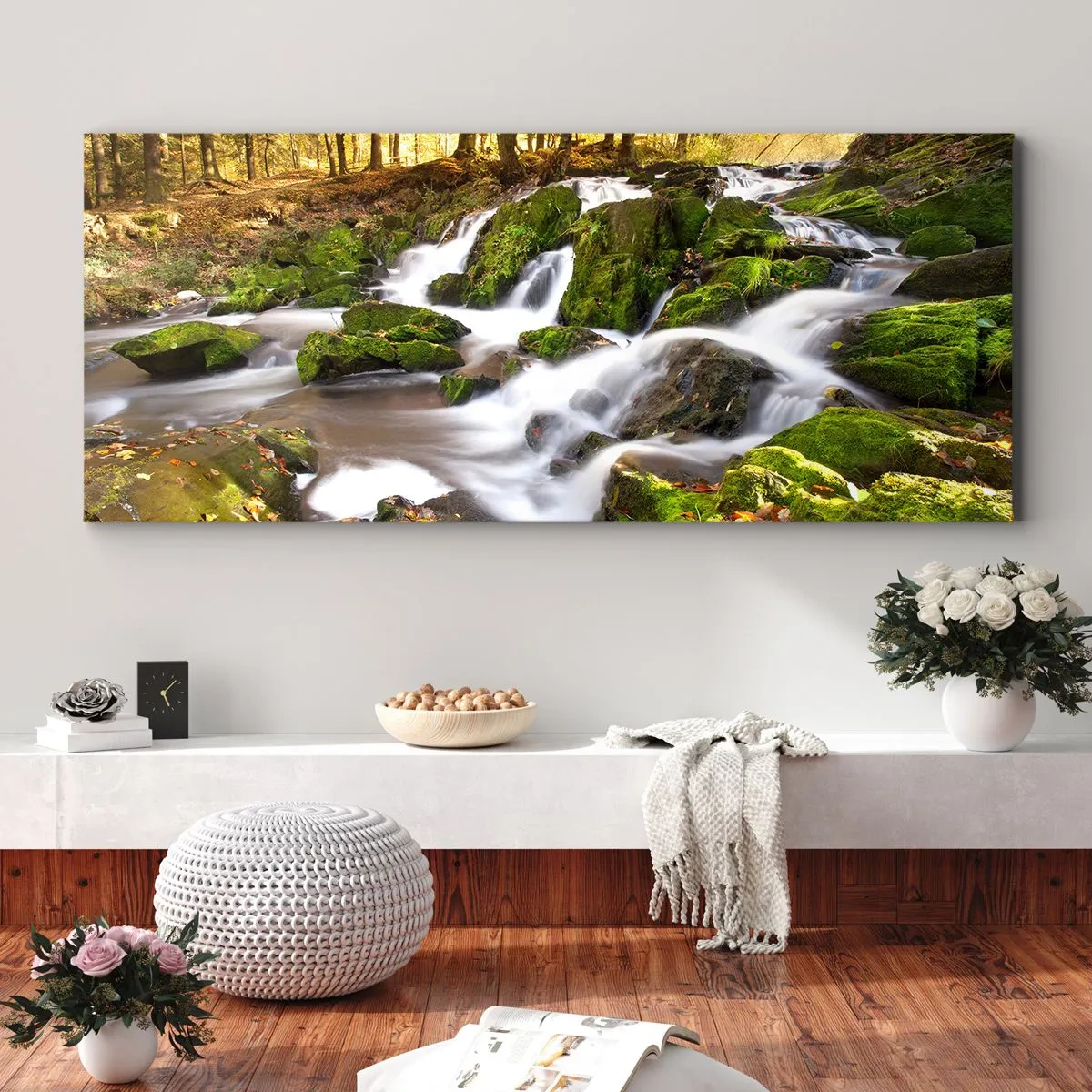 Obraz na płótnie - Bystro przez jesienny las - 100x40 cm