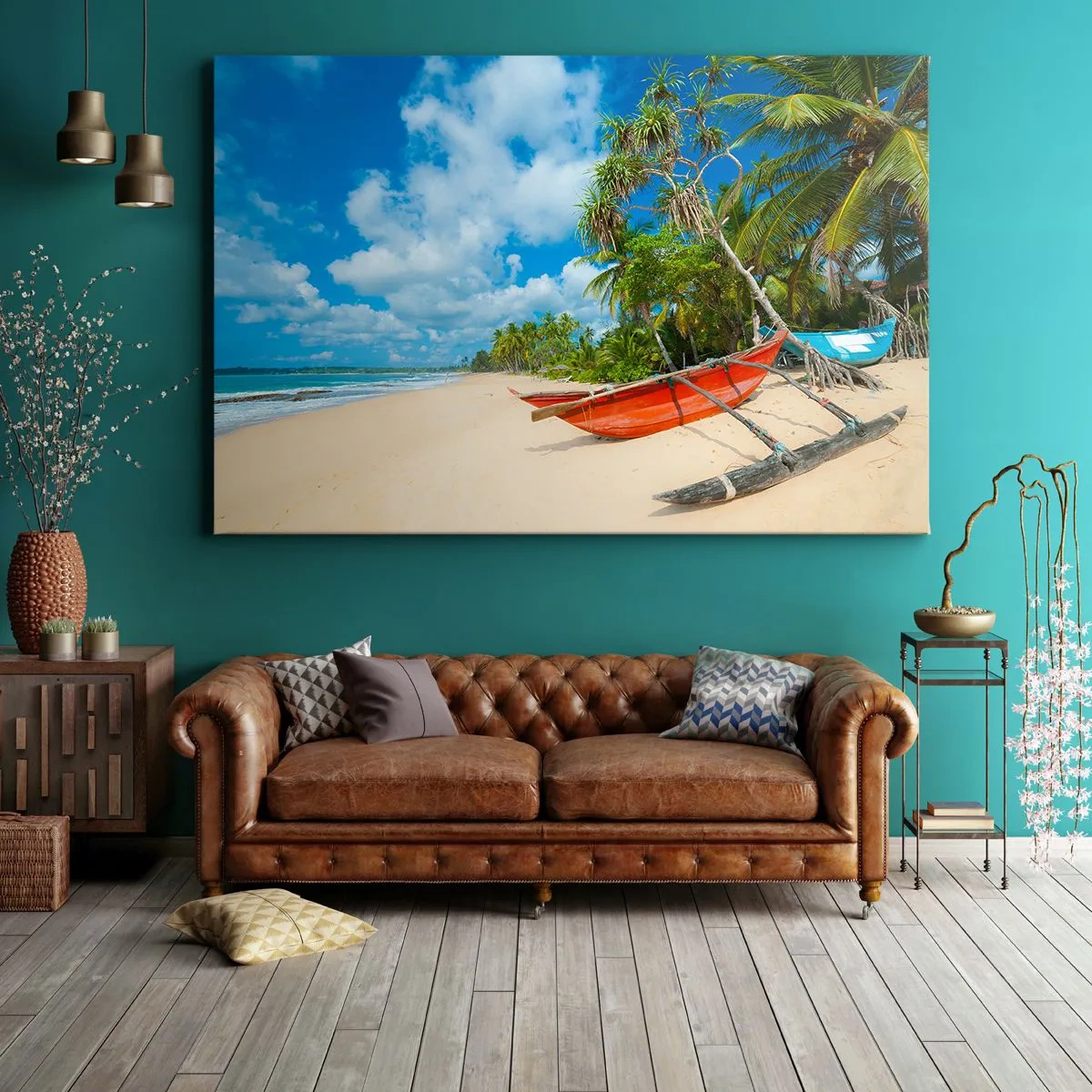 Obraz na płótnie - Tropikalna plaża z palmami i kolorowymi łodziami - 70x50cm - Urok tropików - Nowoczesna dekoracja ścienna do salonu i sypialni ARTTOR