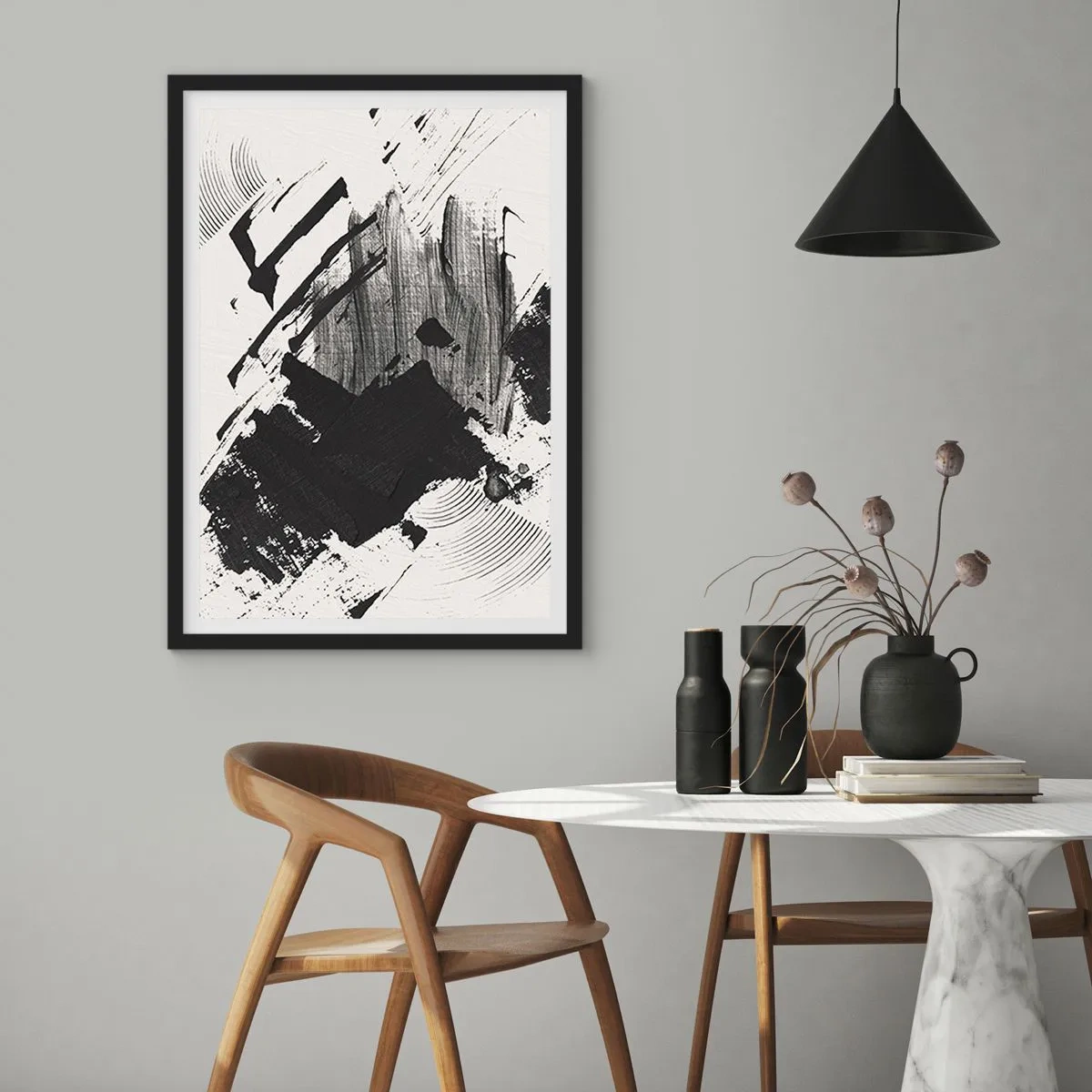 Plakat w czarnej ramie - Abstrakcyjne czarno-białe pociągnięcia pędzla - 50x70cm - Abstrakcja – ekspresja czerni - Nowoczesna dekoracja ścienna do salonu i sypialni ARTTOR