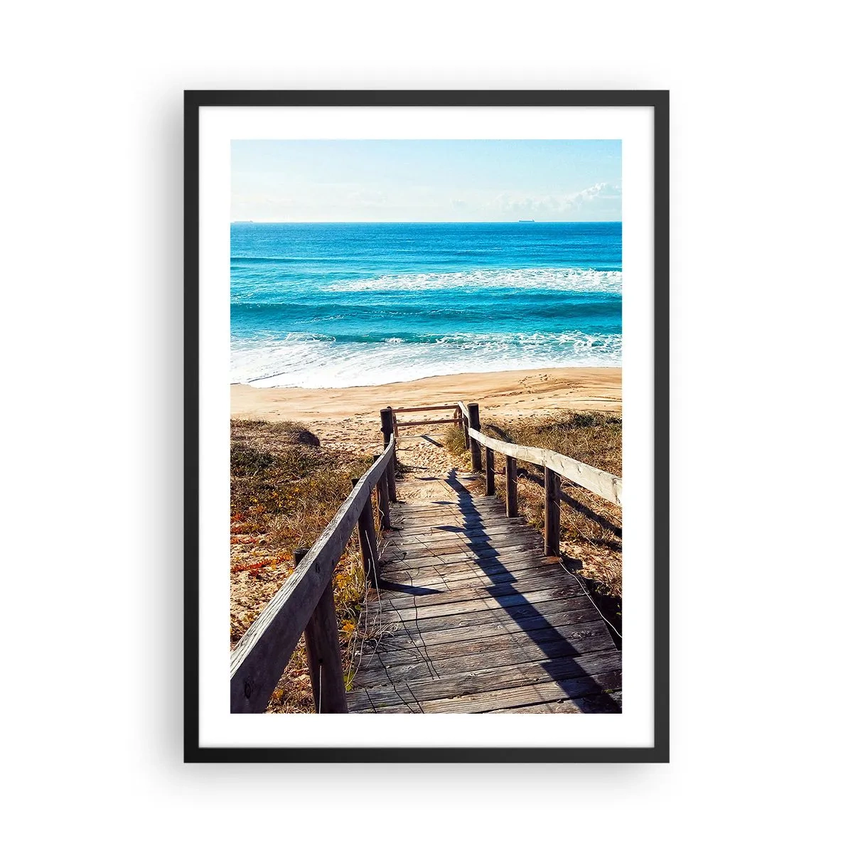 Plakat w czarnej ramie - Drewniana ścieżka prowadząca na plażę z widokiem na morze - 50x70cm - Biegnij! - Nowoczesna dekoracja ścienna do salonu i sypialni ARTTOR