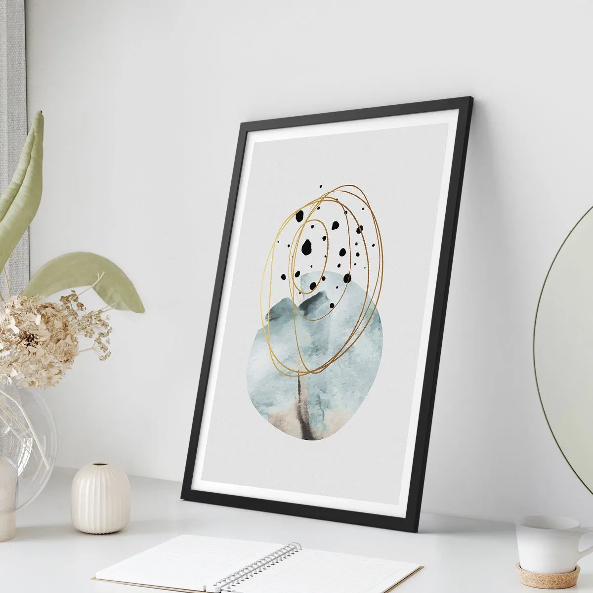 Plakat w czarnej ramie - W objęciach przestrzeni - 40x50 cm