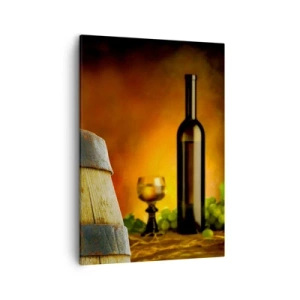 Obraz na płótnie - Butelka wina z kieliszkiem i kiścią winogron na ciepłym tle - 50x70cm - Martwa natura z butelką wina i kiścią winogron - Nowoczesna dekoracja ścienna do salonu, kuchni i sypialni ARTTOR