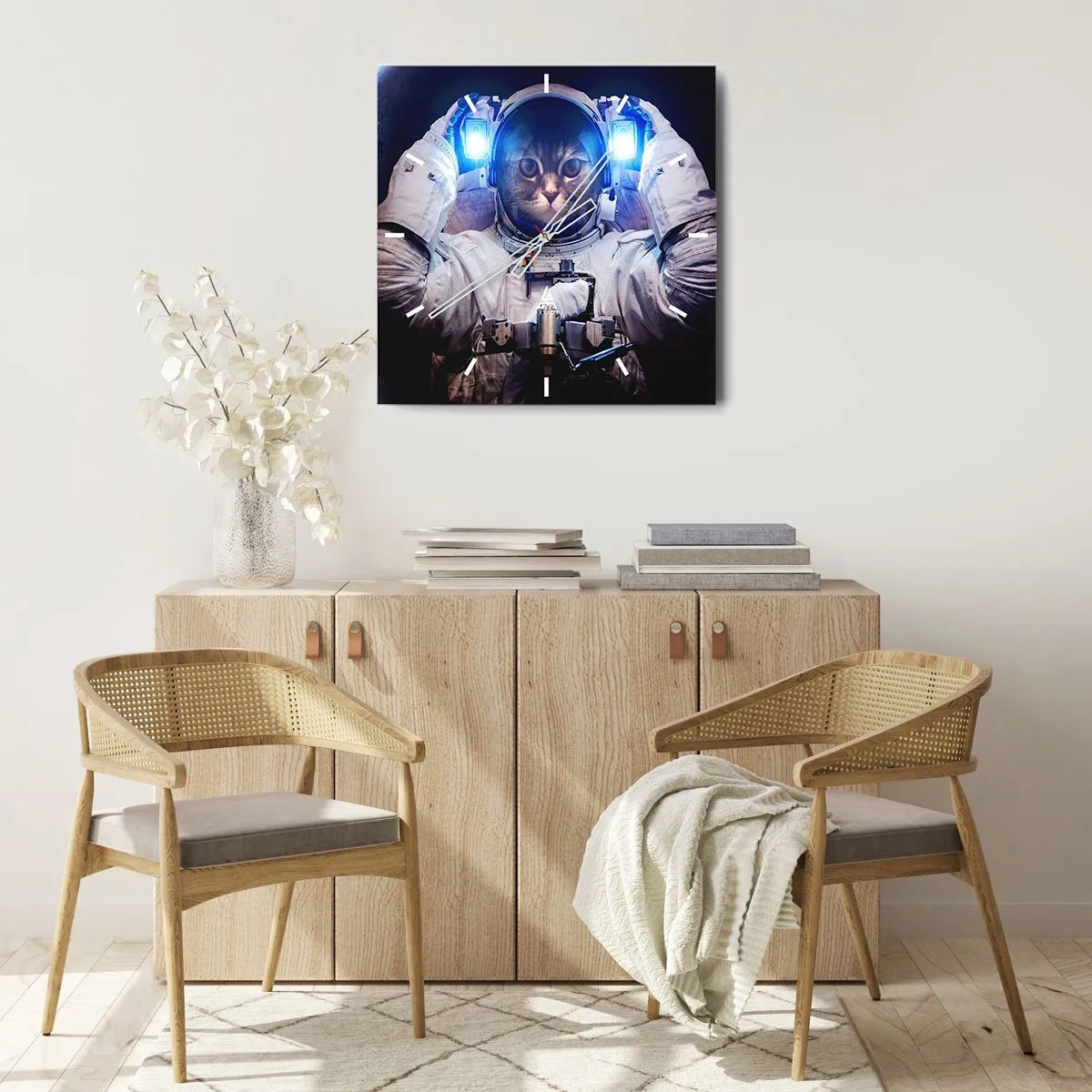 Zegar ścienny - Kot w stroju astronauty z Ziemią w tle i jasnym światłem - 30x30cm - Houston, macie problem - Nowoczesna dekoracja ścienna do salonu i sypialni ARTTOR