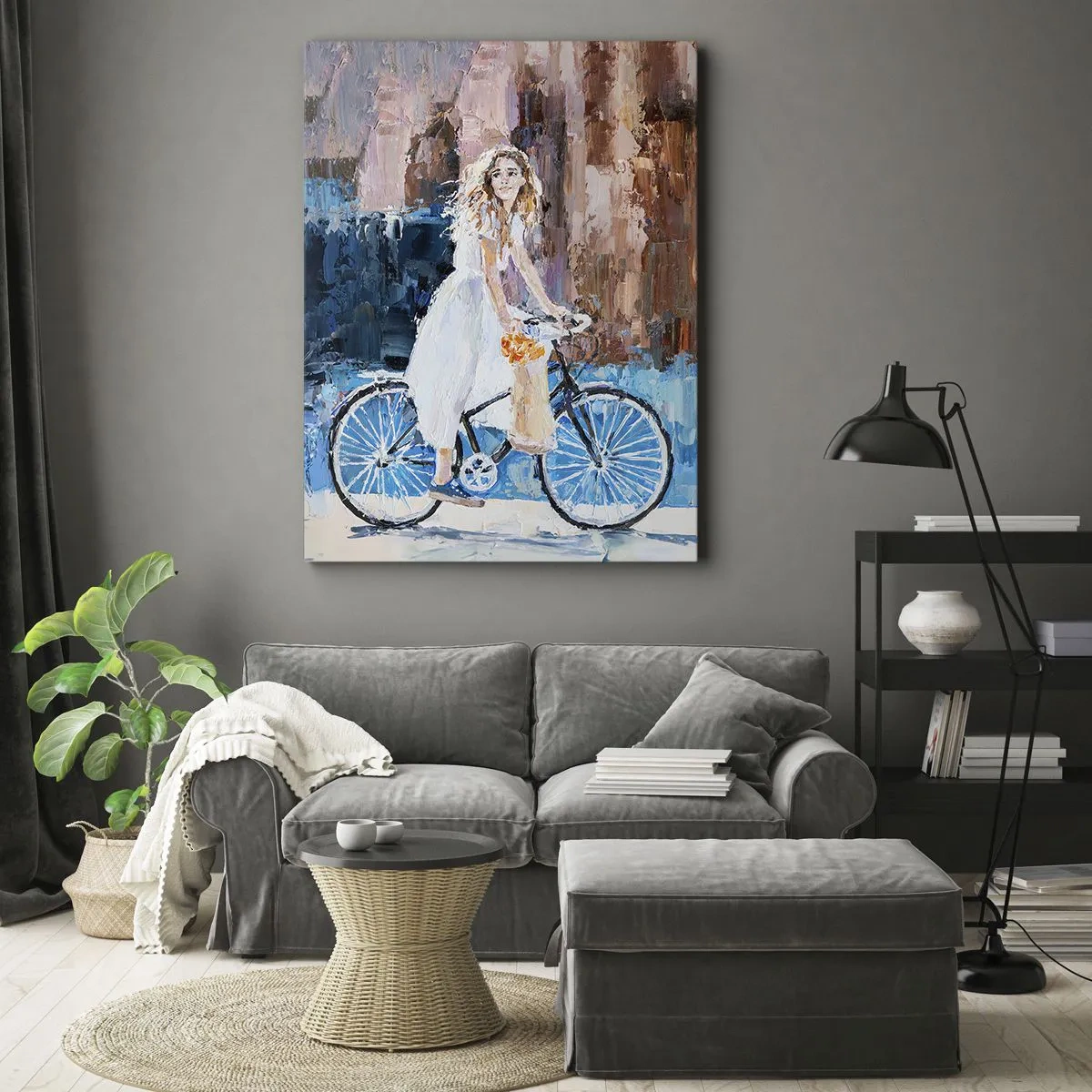 Obraz na płótnie - Kobieta w białej sukni na rowerze w impresjonistycznym stylu - 50x70cm - Radość o poranku - Nowoczesna dekoracja ścienna do salonu, kuchni i sypialni ARTTOR