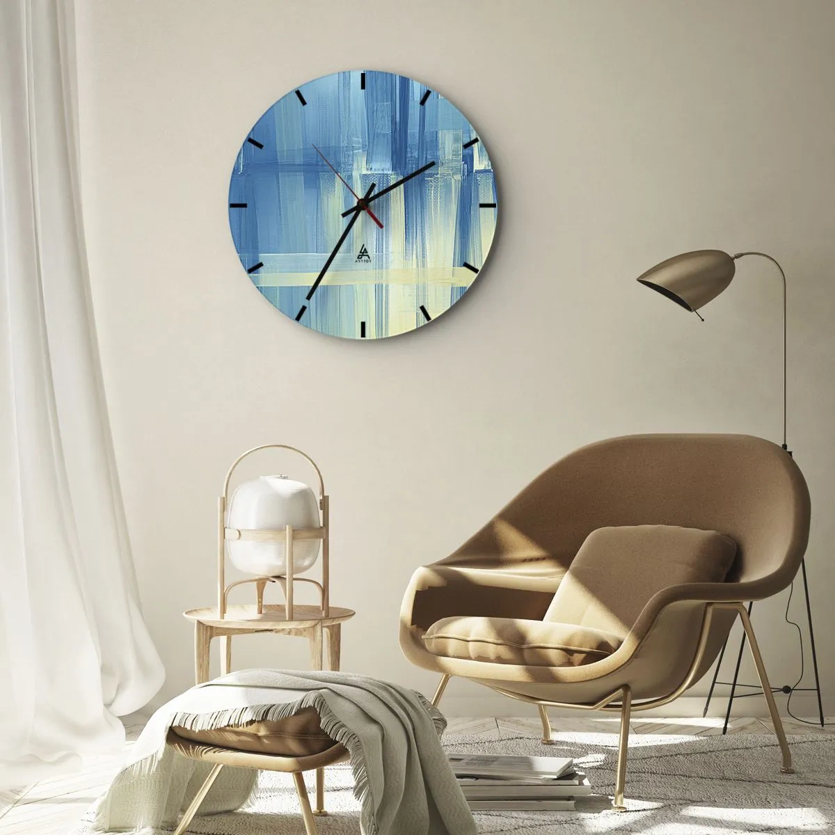 Zegar ścienny - Niebiesko-beżowa abstrakcja w technice pociągnięć pędzla - 30x30cm - Kompozycja w turkusie - Nowoczesna dekoracja ścienna do salonu, kuchni i sypialni ARTTOR