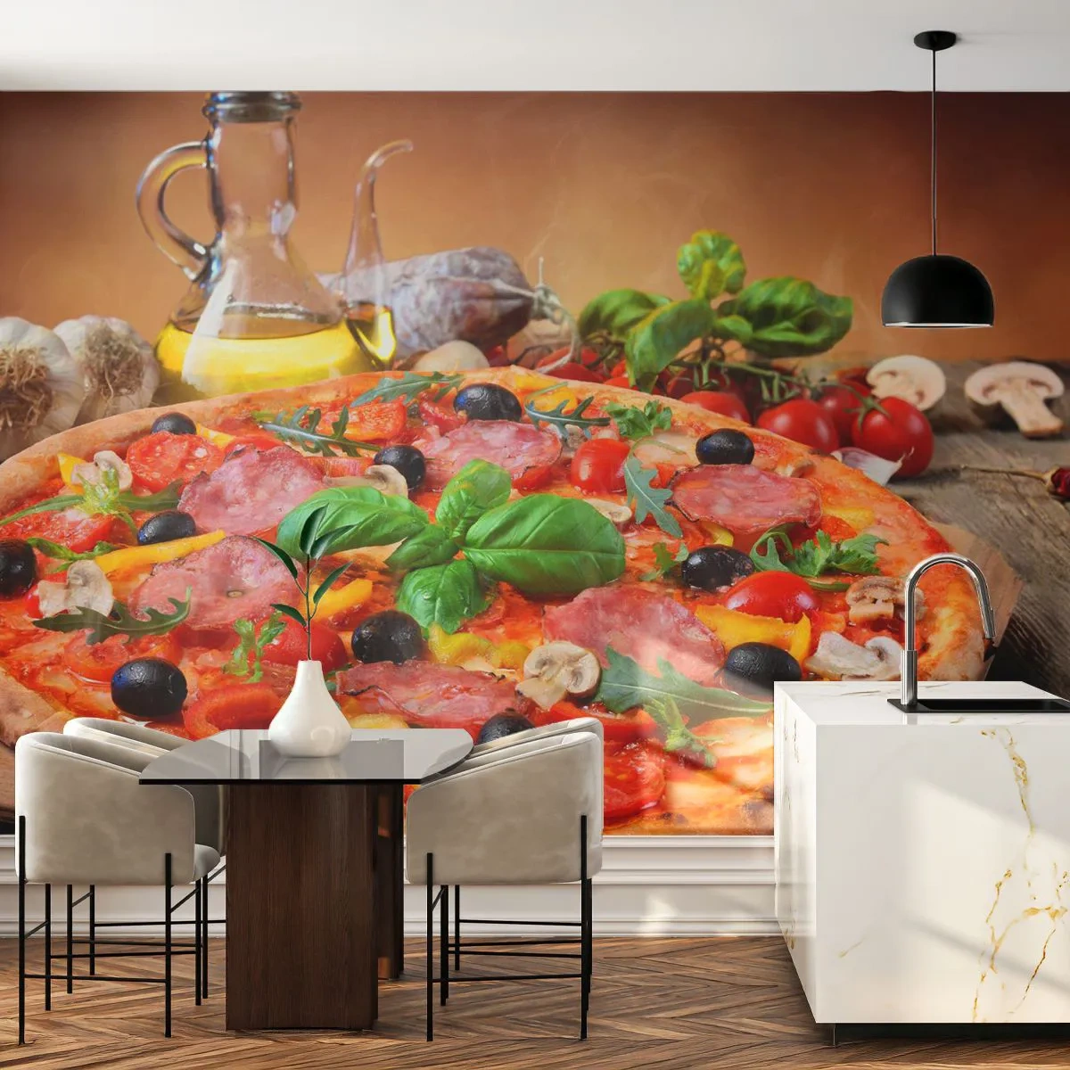 Fototapeta Premium Sand - Apetyczna pizza z oliwkami, salami i bazylią na drewnianym stole - 100x70cm - Z prawdziwie włoskim smakiem - Nowoczesna dekoracja ścienna do salonu, kuchni i sypialni ARTTOR