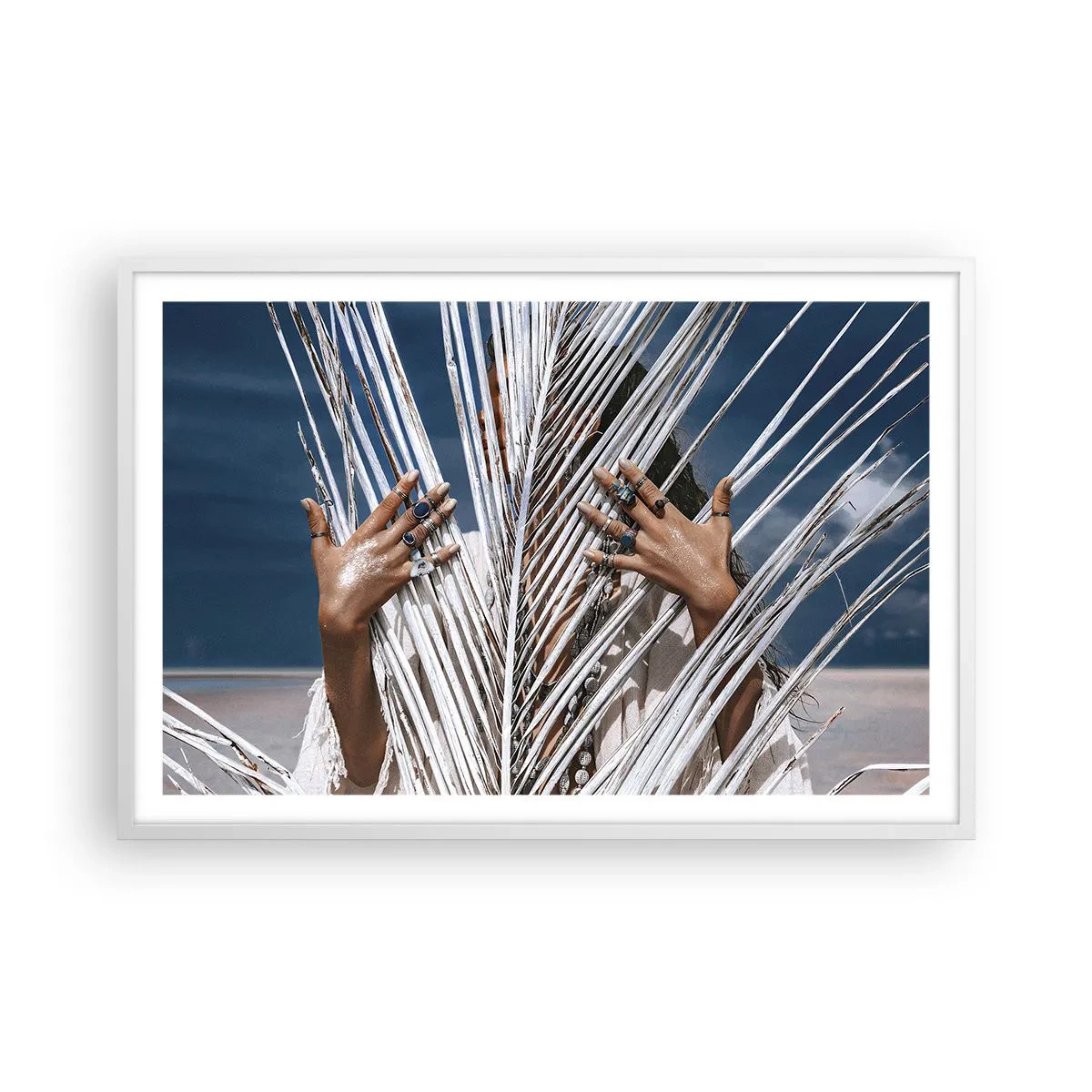 Plakat w białej ramie - Dziewczyna szamana? - 91x61 cm