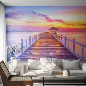 Fototapeta Standard Eco - Drewniany pomost nad morzem o zachodzie słońca - 100x70cm - Liliowo-złota cisza wieczoru - Nowoczesna dekoracja ścienna do salonu i sypialni ARTTOR