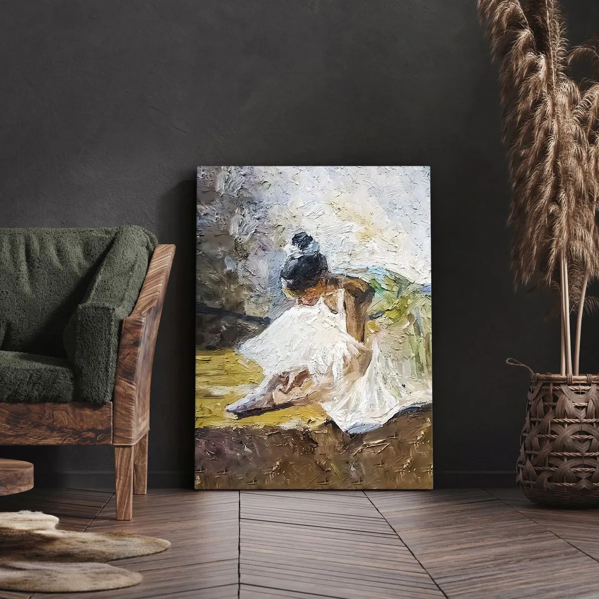 Obraz na płótnie - Baletnica w białej sukni odpoczywająca na scenie w stylu impresjonistycznym - 50x70cm - Z obrazu Degasa - Nowoczesna dekoracja ścienna do salonu, kuchni i sypialni ARTTOR