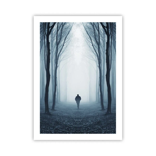 Plakat - Mężczyzna w mglistym lesie, otoczony drzewami - 50x70cm - I wszystko proste i jasne - Nowoczesna dekoracja ścienna do salonu, kuchni i sypialni ARTTOR