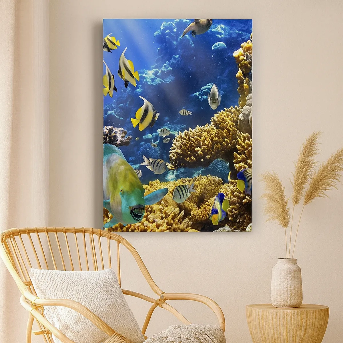 Obraz na płótnie - Kolorowe ryby w rafie koralowej - 50x70cm - Duży ruch na wakacyjnym szlaku - Nowoczesna dekoracja ścienna do salonu, kuchni i sypialni ARTTOR