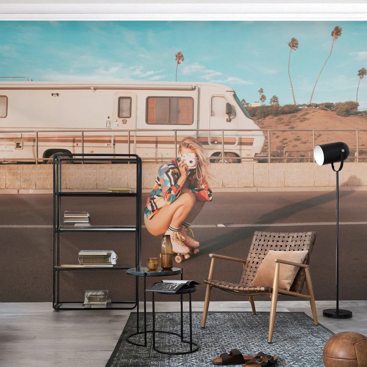 Fototapeta Premium Canvas - Uśmiech, proszę! - Krajobraz, Kamper, Kobieta - 500x350 cm