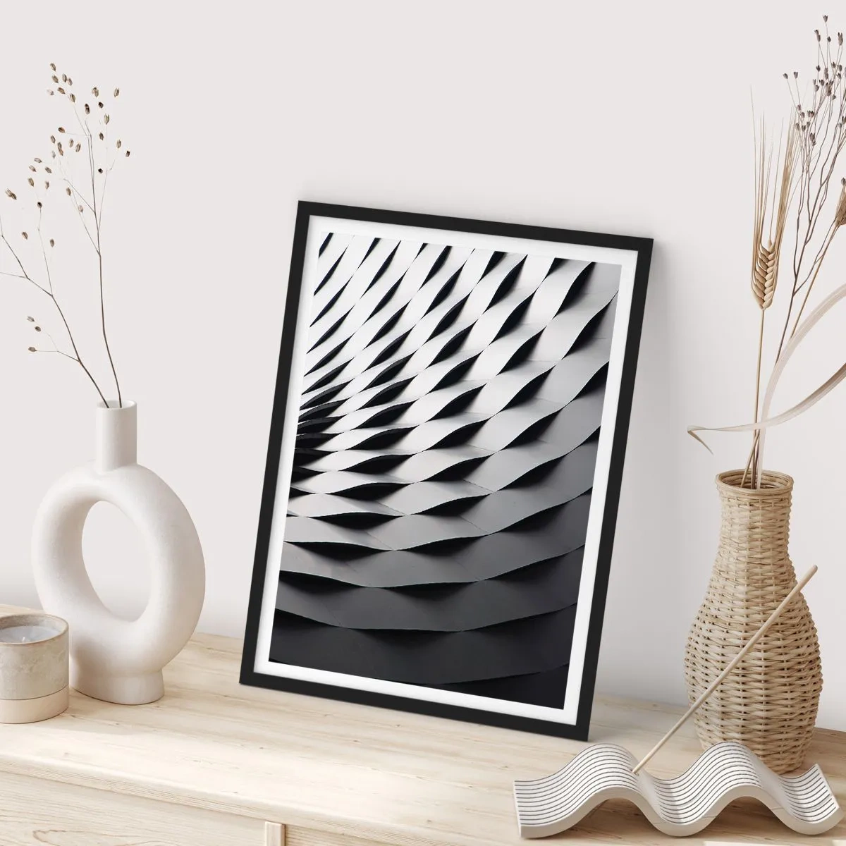 Plakat w czarnej ramie - Abstrakcyjna fotografia struktury z czarno-białym wzorem - 50x70cm - Na powierzchni fal - Nowoczesna dekoracja ścienna do salonu i sypialni ARTTOR
