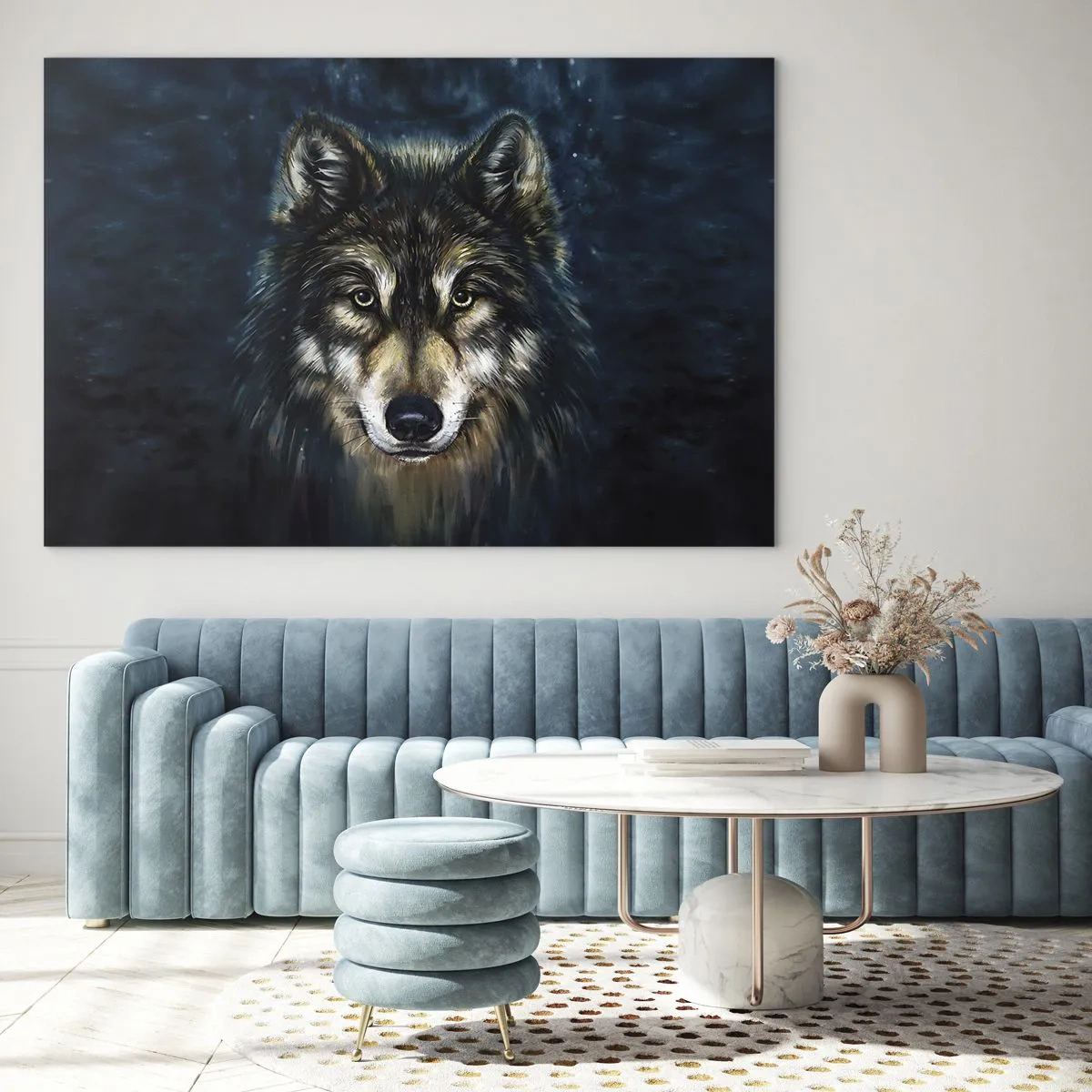 Obraz na szkle - Wilk na tle ciemnego, leśnego tła w realistycznym stylu - 120x80cm - Alfa? I omega - Nowoczesna dekoracja ścienna do salonu, kuchni i sypialni ARTTOR